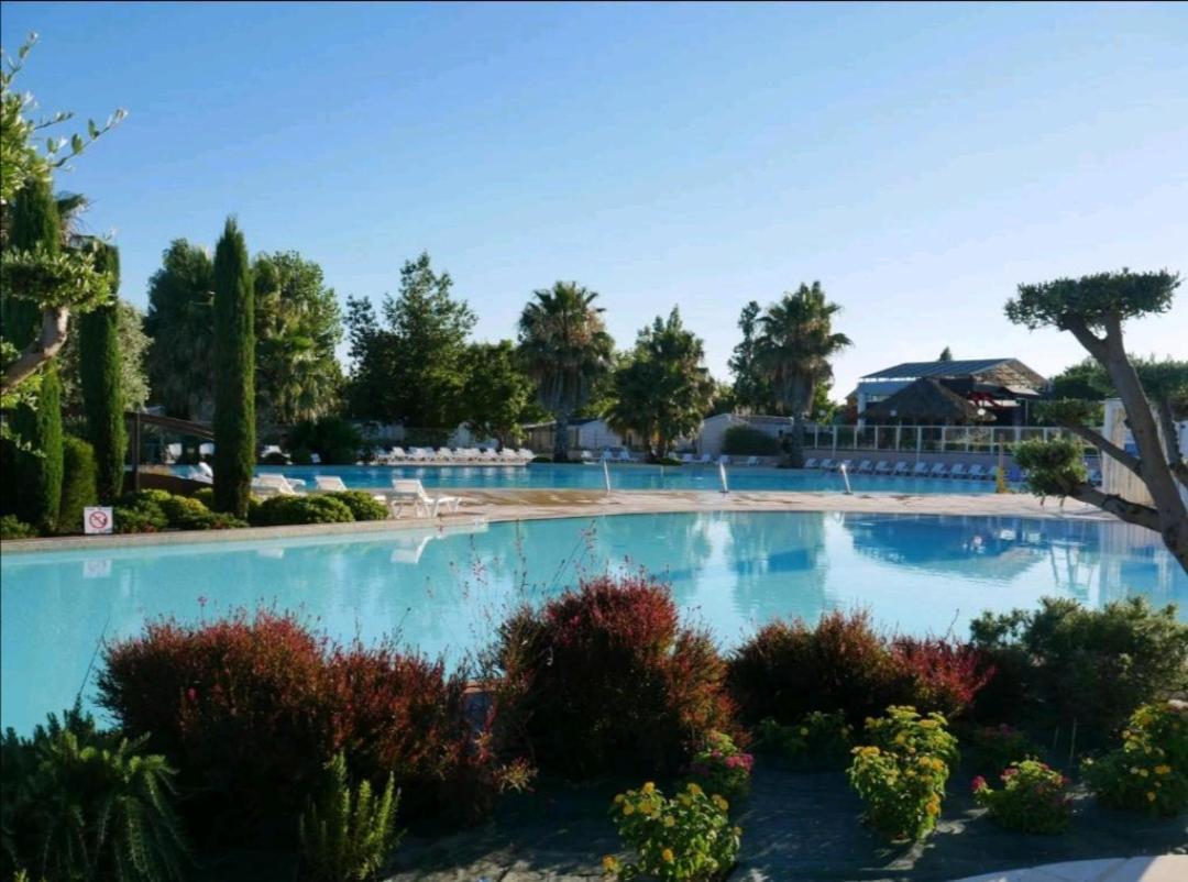 La Carabasse / Mazet 69 Hotel Vias Kültér fotó